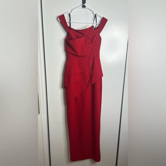 Black Halo Eve- La Reina Gown red dress - off shoulder- size 0 - RTR - Picture 3 of 10